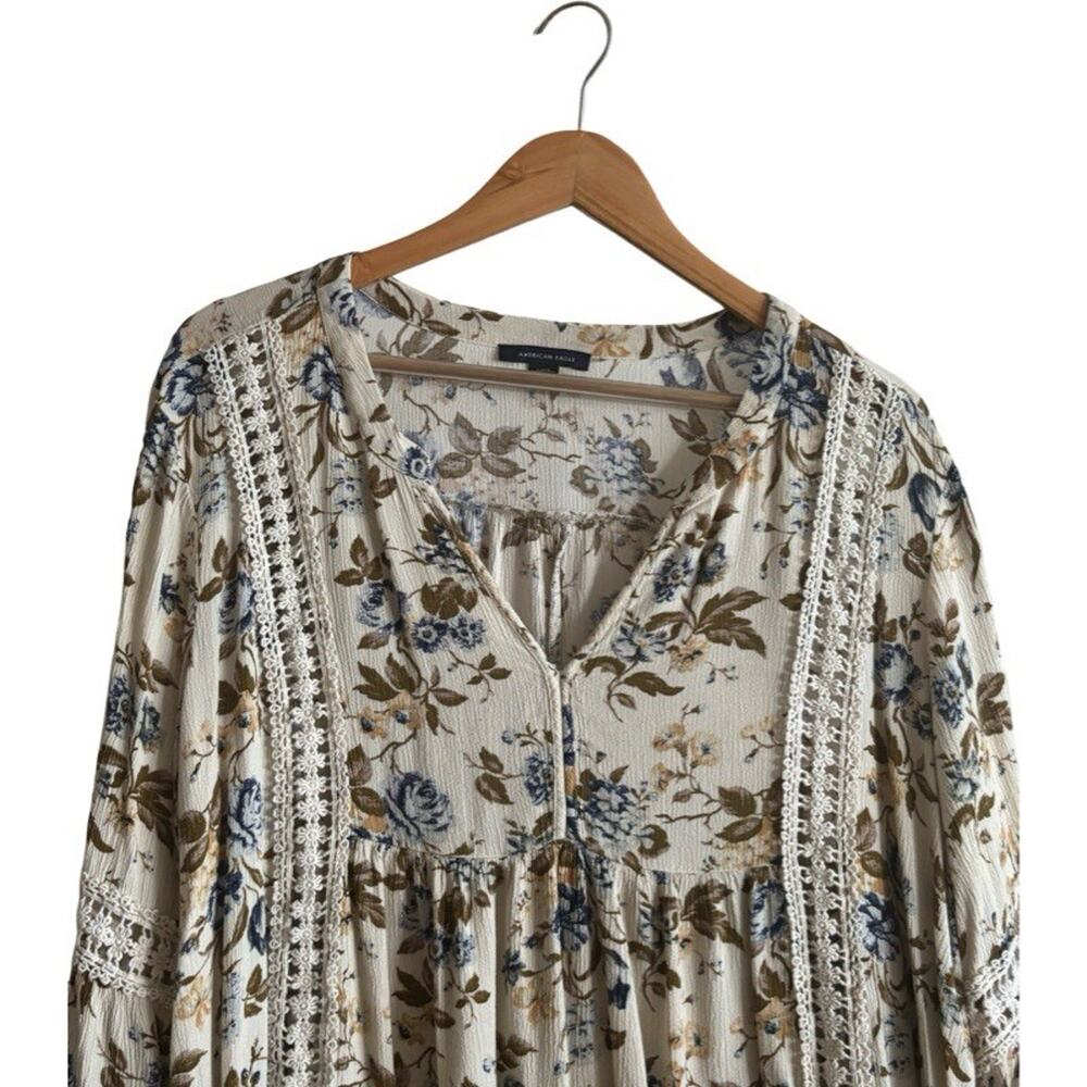 American Eagle Tunic Blouse Floral Size Large Cream Blue Viscose V Neck - Picture 2 of 8
